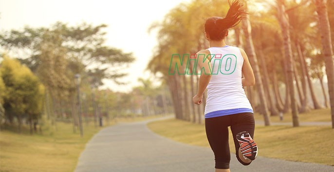 Chạy bộ ngoài trời sẽ giúp mỡ ở vùng bụng tự tiêu cực kỳ hiệu quả